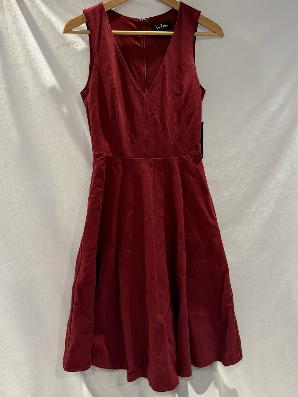 NWT Lulus burgundy Fit & Flare skater V-neck dress